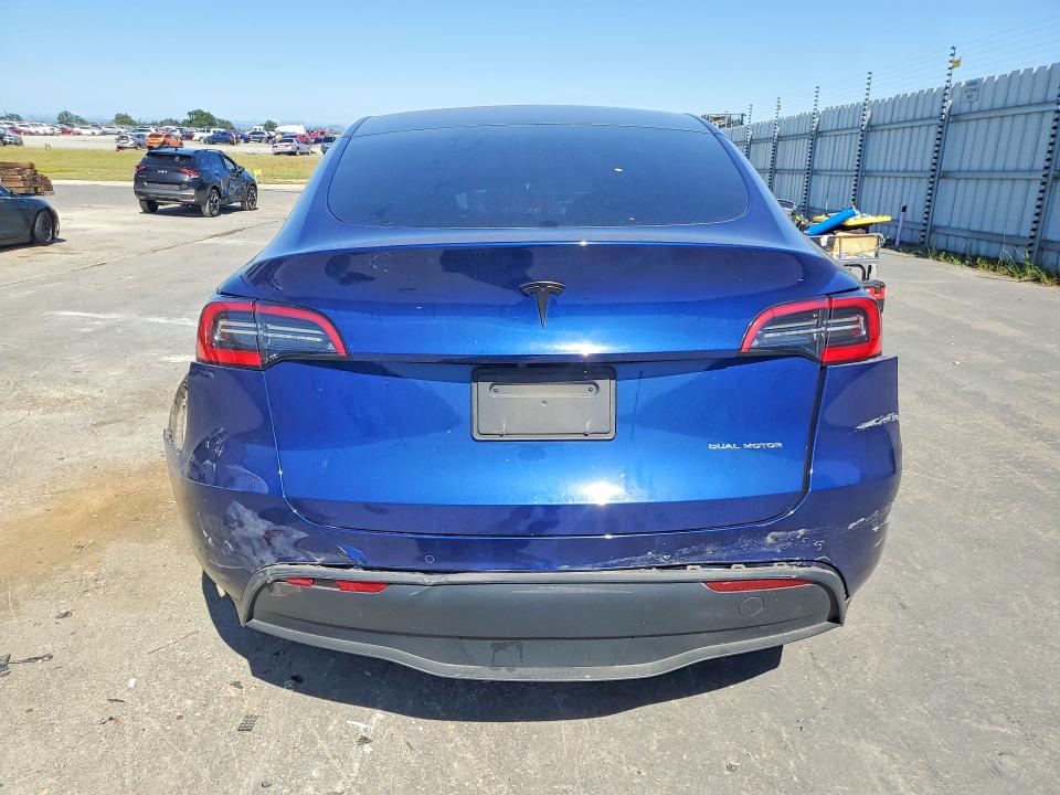 53140096 :رقم المزاد ، 5YJYGDEE9MF114886 vin ، 2021 Tesla Model Y مزاد بيع