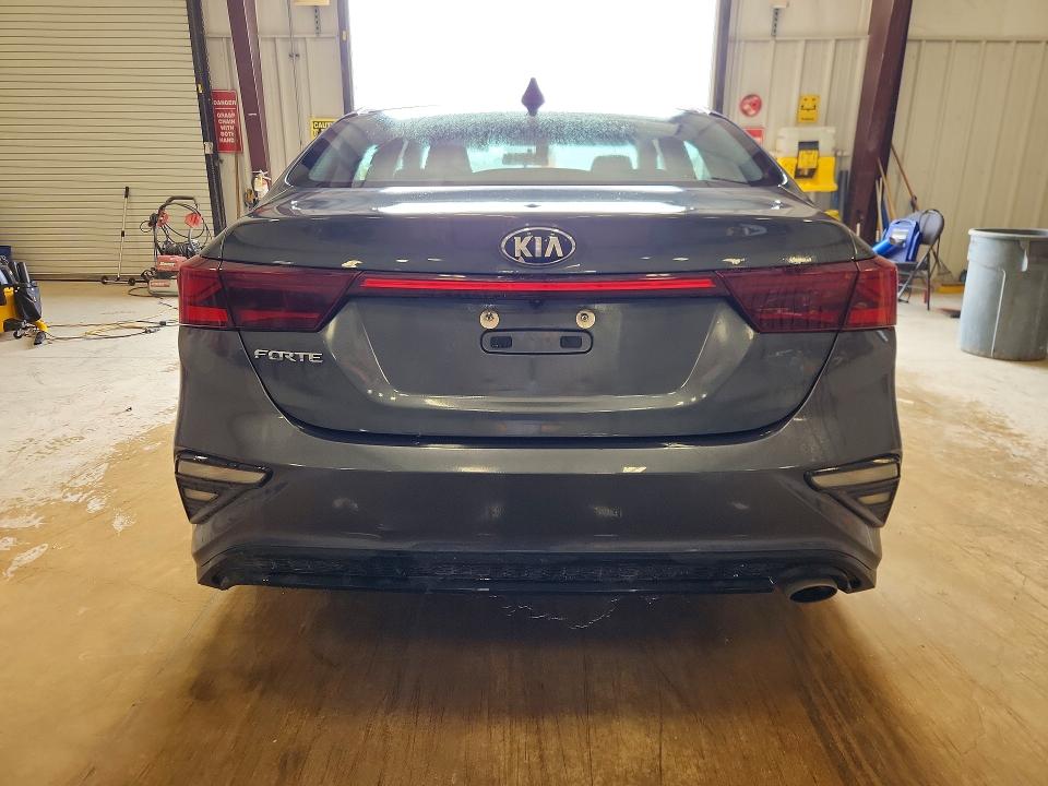 2021 Kia Forte მანქანა იყიდება აუქციონზე, vin: 3KPF24AD0ME362677, აუქციონის ნომერი: 54796636