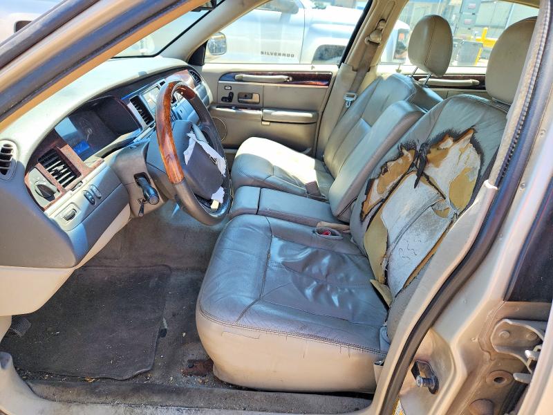 53301726 :رقم المزاد ، 2LNBL8CV5AX750840 vin ، 2010 Lincoln Town Car مزاد بيع
