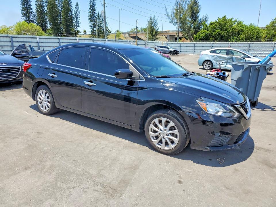52826096 :رقم المزاد ، 3N1AB7AP8KY257194 vin ، 2019 Nissan Sentra مزاد بيع