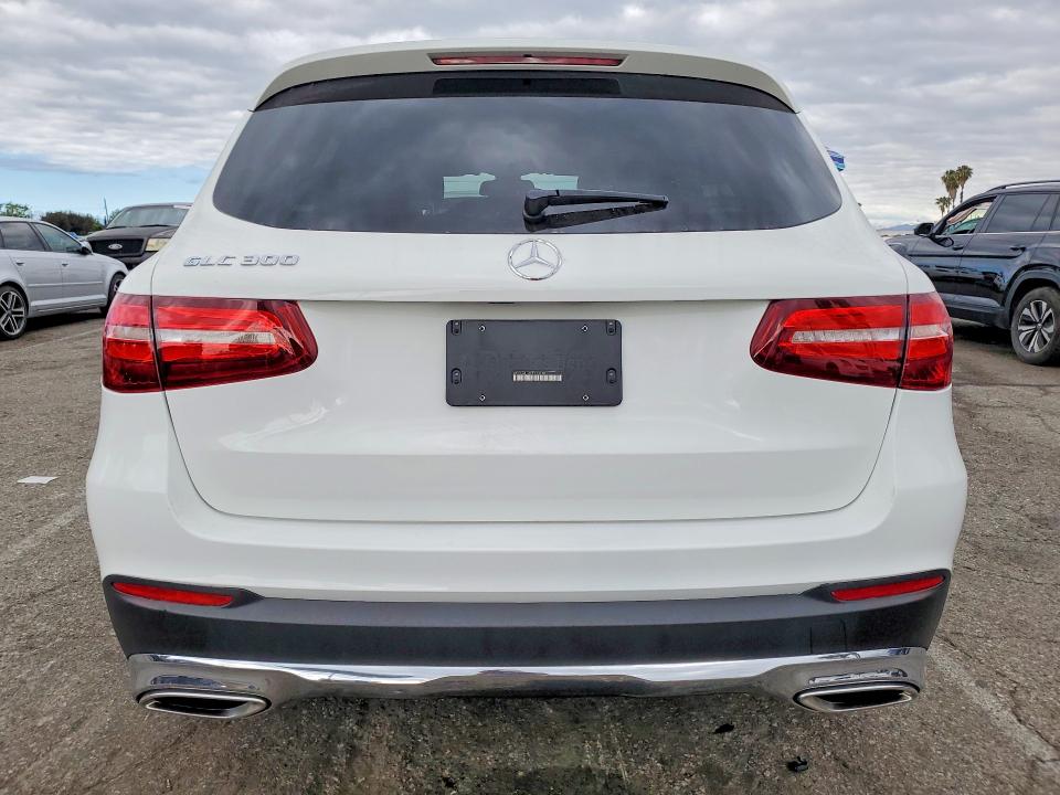 52535806 :رقم المزاد ، WDC0G4JB4HF143149 vin ، 2017 Mercedes-benz Glc مزاد بيع