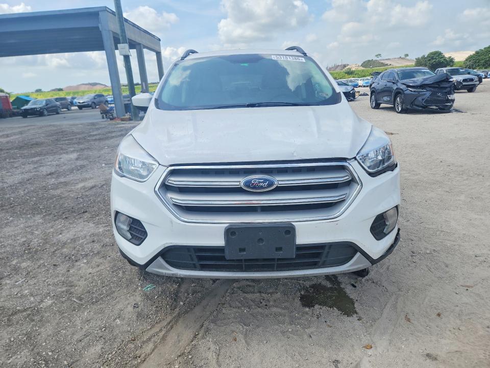 53181386 :رقم المزاد ، 1FMCU9GD0JUC88901 vin ، 2018 Ford Escape مزاد بيع