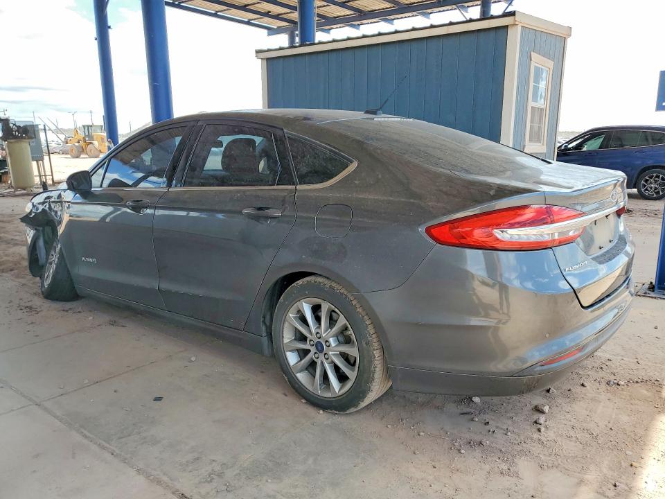 52363616 :رقم المزاد ، 3FA6P0LU5HR252882 vin ، 2017 Ford Fusion مزاد بيع