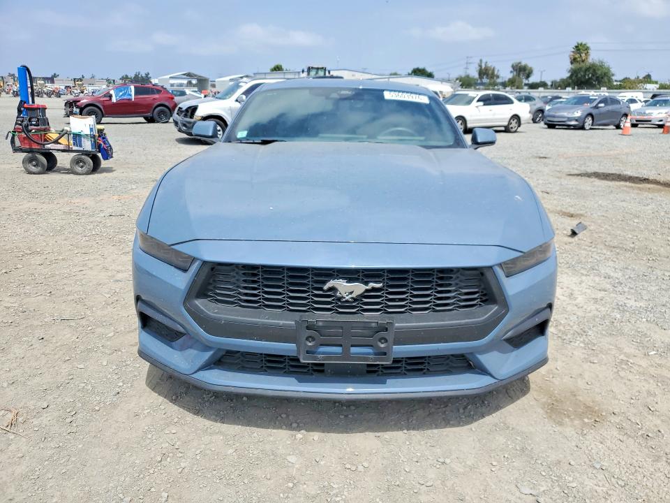 53603976 :رقم المزاد ، 1FA6P8TH4S5113001 vin ، 2025 Ford Mustang مزاد بيع