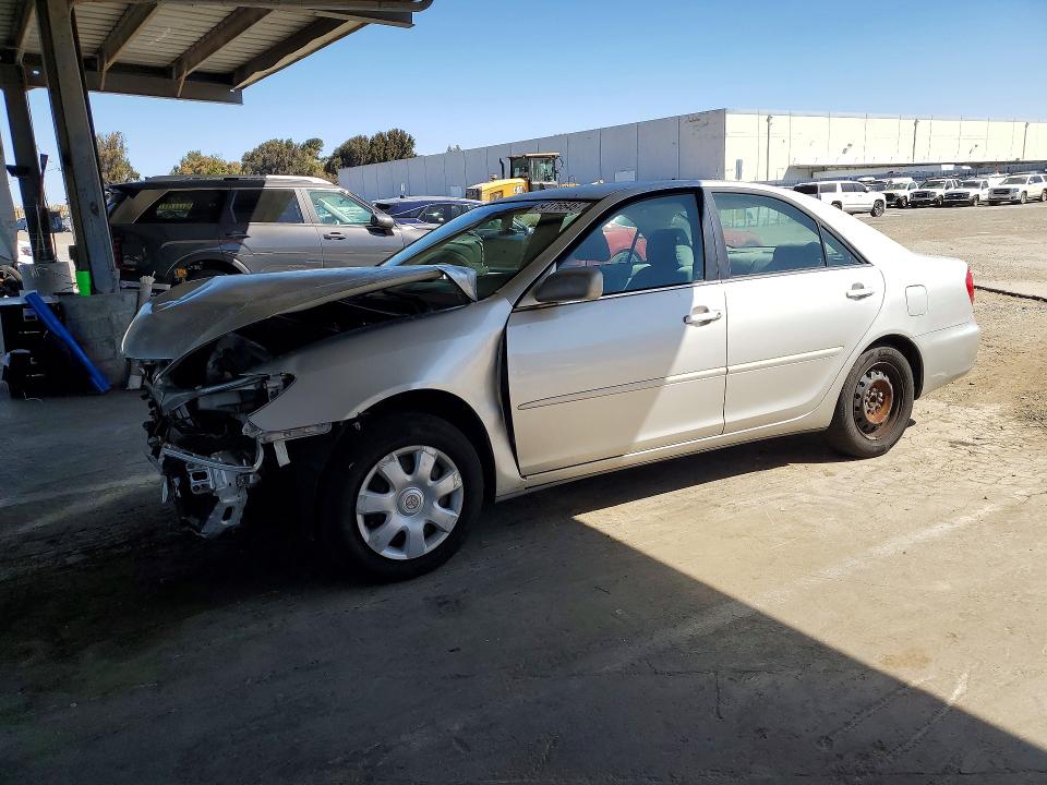 2004 Toyota Camry მანქანა იყიდება აუქციონზე, vin: 4T1BE32K74U909308, აუქციონის ნომერი: 54176646