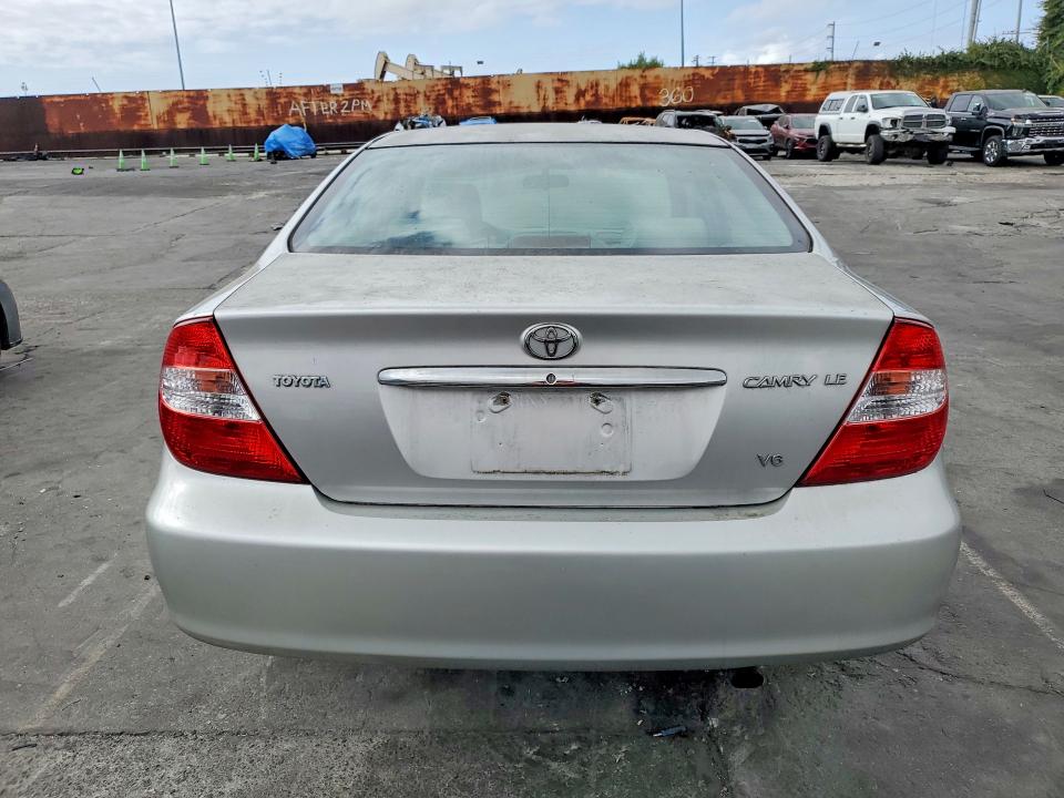 54878026 :رقم المزاد ، 4T1BF32K02U015662 vin ، 2002 Toyota Camry مزاد بيع