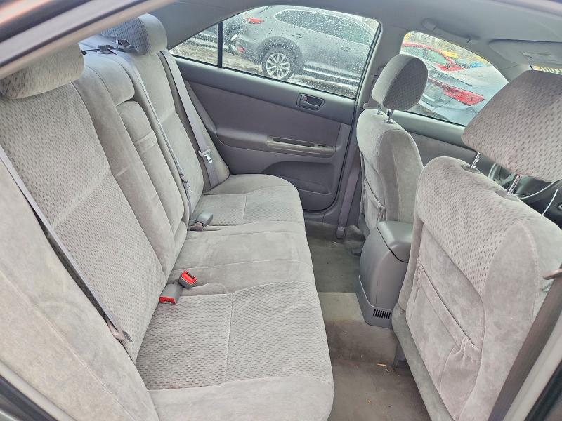 54664206 :رقم المزاد ، 4T1BE32K64U904424 vin ، 2004 Toyota Camry مزاد بيع