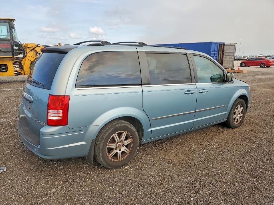 2010 Chrysler Town & Country მანქანა იყიდება აუქციონზე, vin: 2A4RR8DX1AR334171, აუქციონის ნომერი: 52305686
