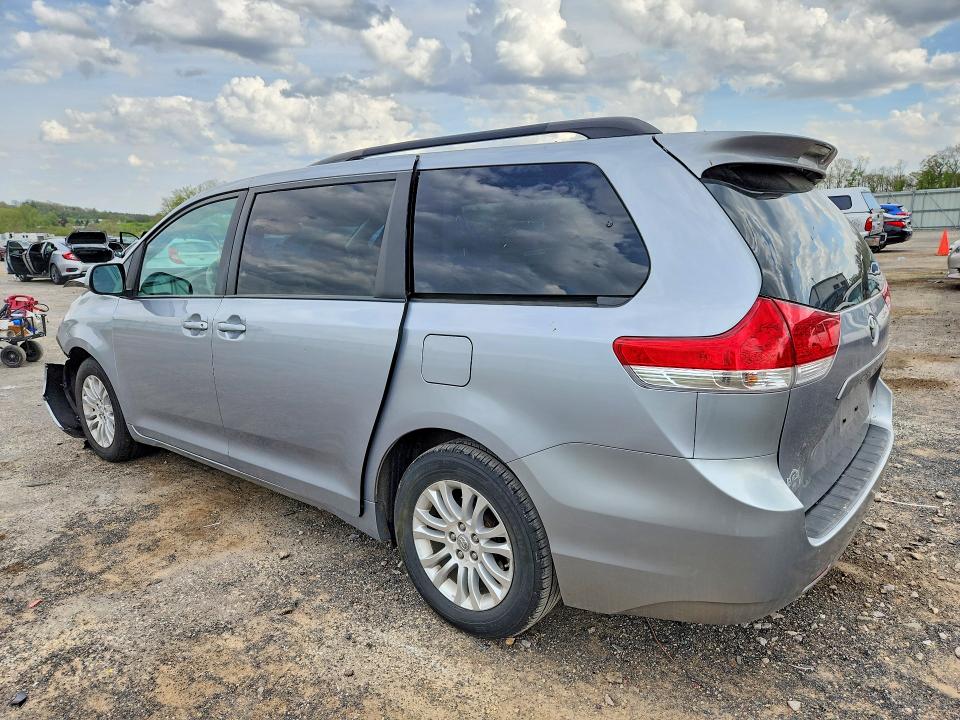 2011 Toyota Sienna მანქანა იყიდება აუქციონზე, vin: 5TDYK3DC5BS158725, აუქციონის ნომერი: 52082086
