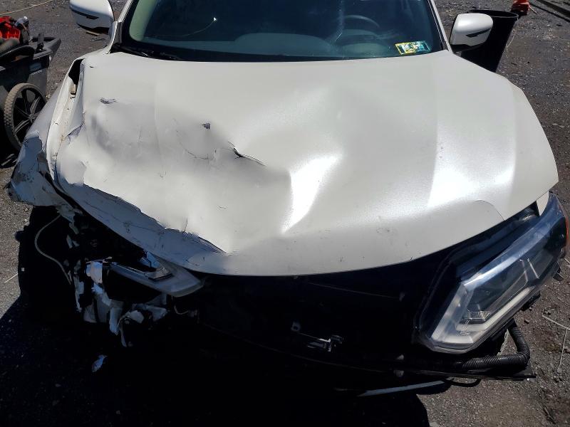 52580516 :رقم المزاد ، KNMAT2MV9HP612682 vin ، 2017 Nissan Rogue مزاد بيع