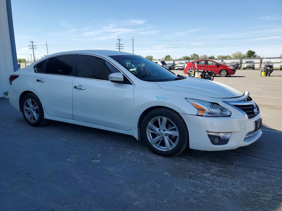 2015 Nissan Altima მანქანა იყიდება აუქციონზე, vin: 1N4AL3AP2FN882086, აუქციონის ნომერი: 52905666