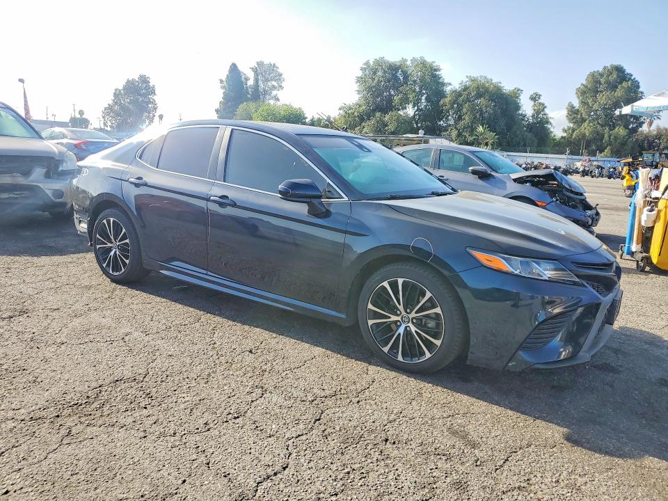 53592976 :رقم المزاد ، 4T1B11HK2KU257119 vin ، 2019 Toyota Camry مزاد بيع