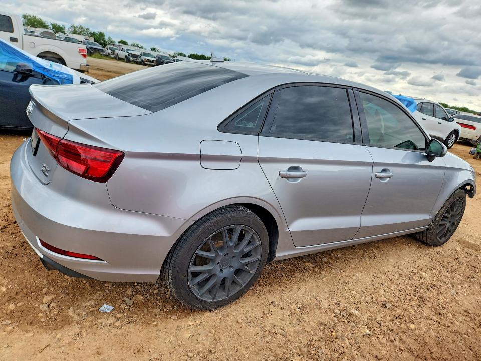 54483686 :رقم المزاد ، WAUB8GFF4J1066081 vin ، 2018 Audi A3 مزاد بيع