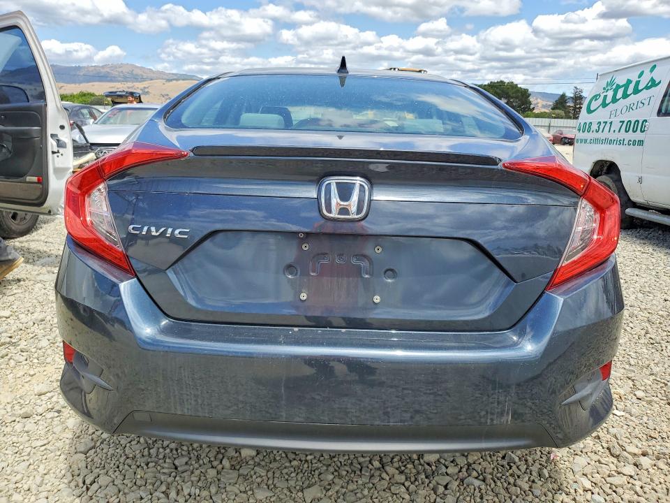 54676966 :رقم المزاد ، JHMFC1F39JX032476 vin ، 2018 Honda Civic مزاد بيع