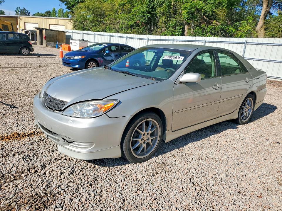 52824926 :رقم المزاد ، 4T1BE32KX4U812913 vin ، 2004 Toyota Camry مزاد بيع