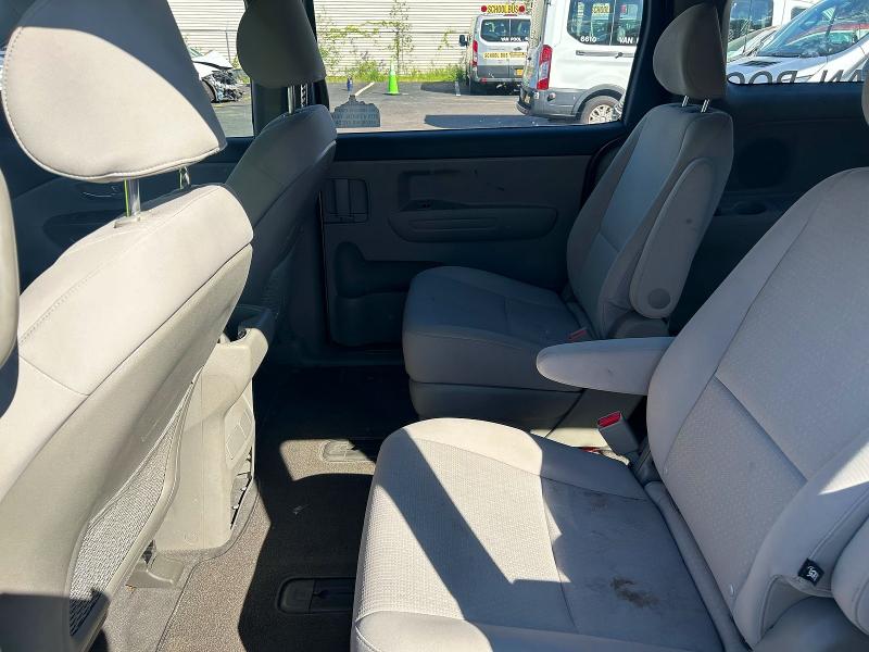 55984506 :رقم المزاد ، KNDMA5C18H6259666 vin ، 2017 Kia Sedona مزاد بيع
