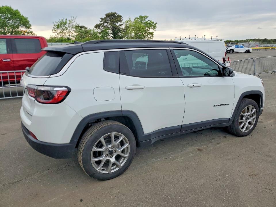55447066 :رقم المزاد ، 3C4NJDCN3ST507806 vin ، 2025 Jeep Compass مزاد بيع