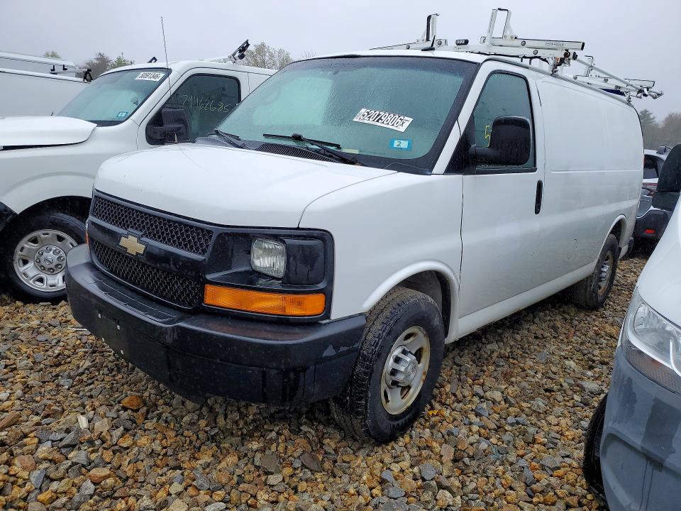 52079806 :رقم المزاد ، 1GCWGFCF0F1168393 vin ، 2015 Chevrolet Express G2500 مزاد بيع