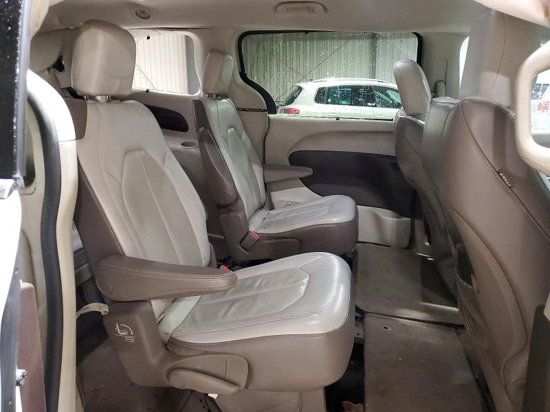 53163966 :رقم المزاد ، 2C4RC1BG2HR688244 vin ، 2017 Chrysler Pacifica مزاد بيع