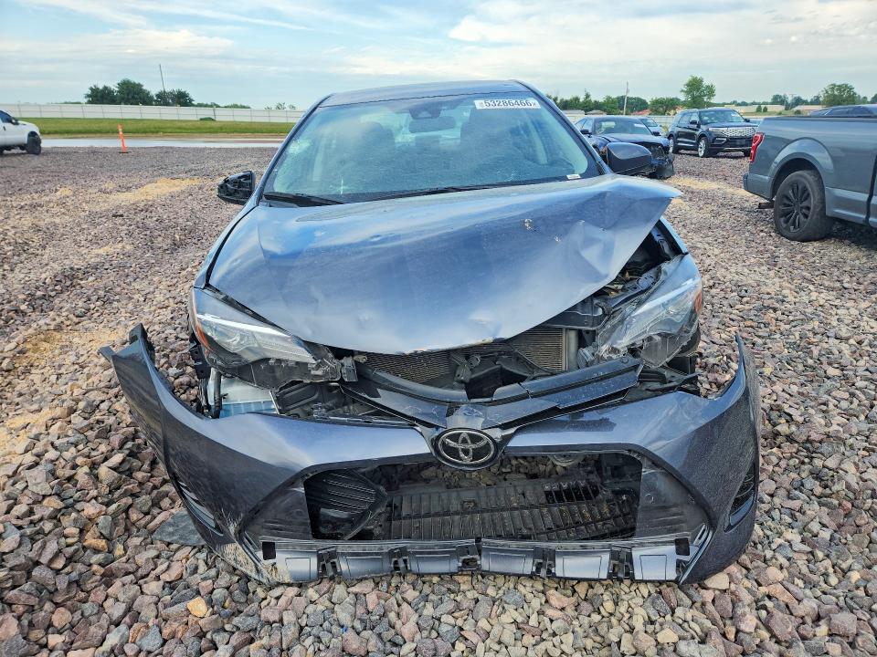 53286466 :رقم المزاد ، 5YFBURHEXJP789332 vin ، 2018 Toyota Corolla مزاد بيع