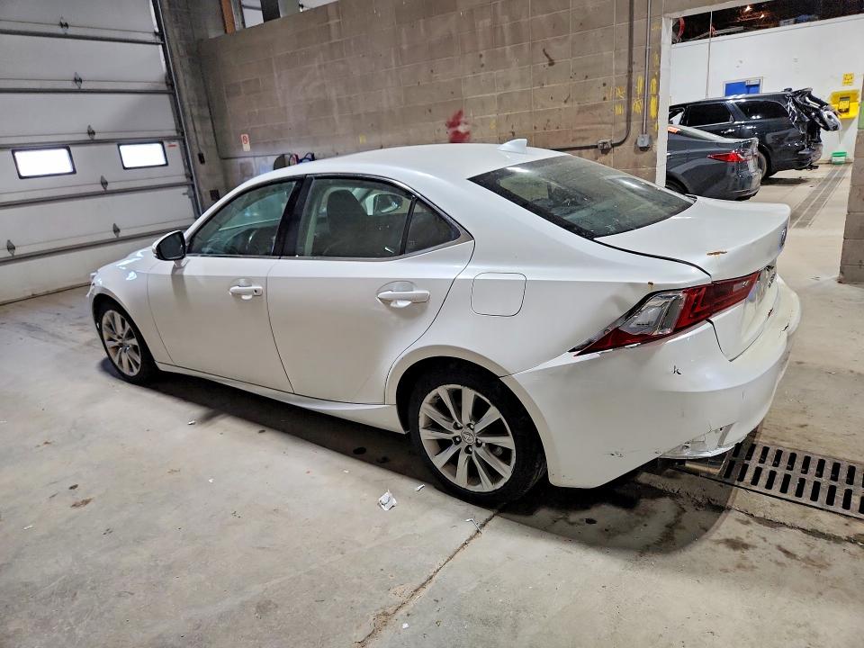 55180006 :رقم المزاد ، JTHCF1D27F5020950 vin ، 2015 Lexus Is مزاد بيع