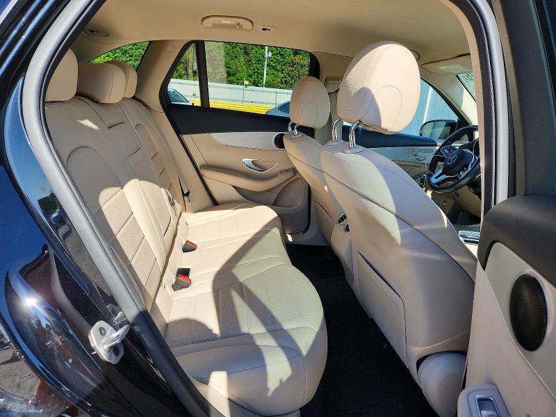 53030976 :رقم المزاد ، W1N0G8DB2NG111629 vin ، 2022 Mercedes-benz Glc مزاد بيع