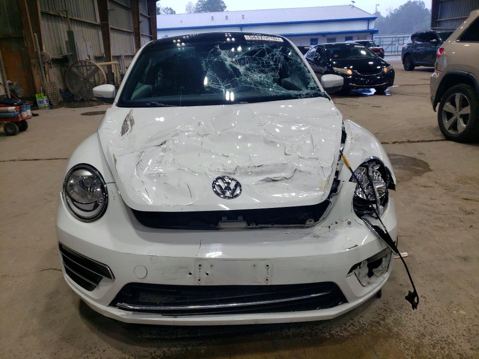54475636 :رقم المزاد ، 3VWJD7ATXKM703421 vin ، 2019 Volkswagen Beetle مزاد بيع
