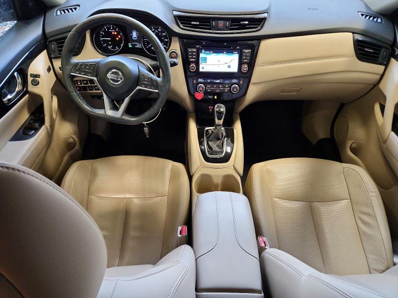 54815906 :رقم المزاد ، 5N1AT2MT9HC828422 vin ، 2017 Nissan Rogue مزاد بيع