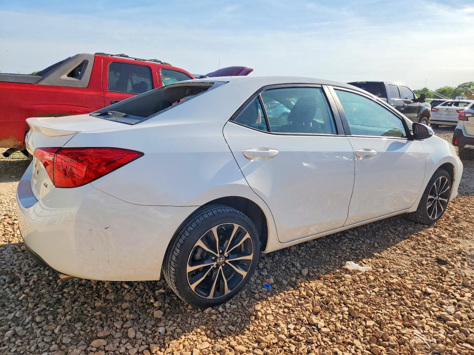 52444186 :رقم المزاد ، 5YFBURHE3HP623308 vin ، 2017 Toyota Corolla مزاد بيع