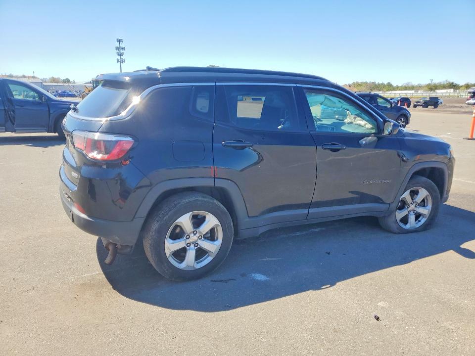 2018 Jeep Compass მანქანა იყიდება აუქციონზე, vin: 3C4NJDBB4JT117111, აუქციონის ნომერი: 51768796