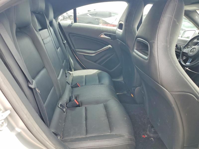52575006 :رقم المزاد ، WDDSJ4EB2JN538118 vin ، 2018 Mercedes-benz Cla مزاد بيع