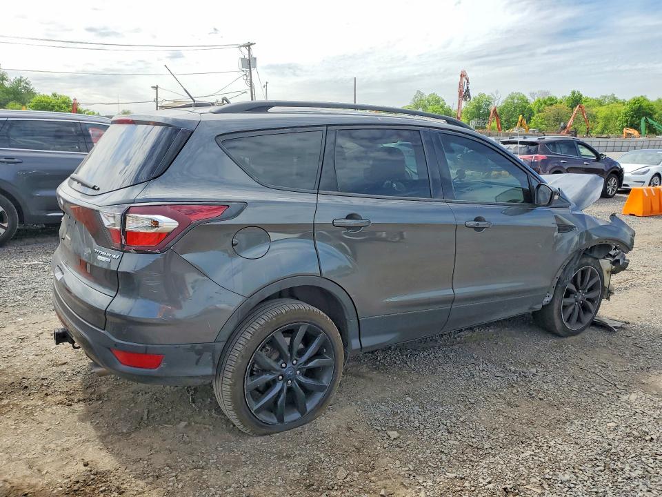 Продажа на аукционе авто 2017 Ford Escape, vin: 1FMCU9J90HUB22330, номер лота: 54727506