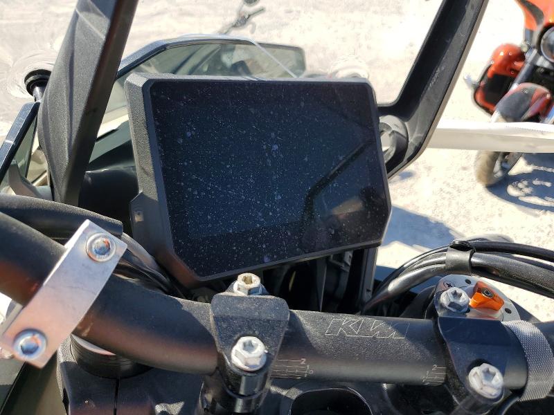 53355776 :رقم المزاد ، VBKV59405LM920529 vin ، 2020 Ktm 1290 مزاد بيع