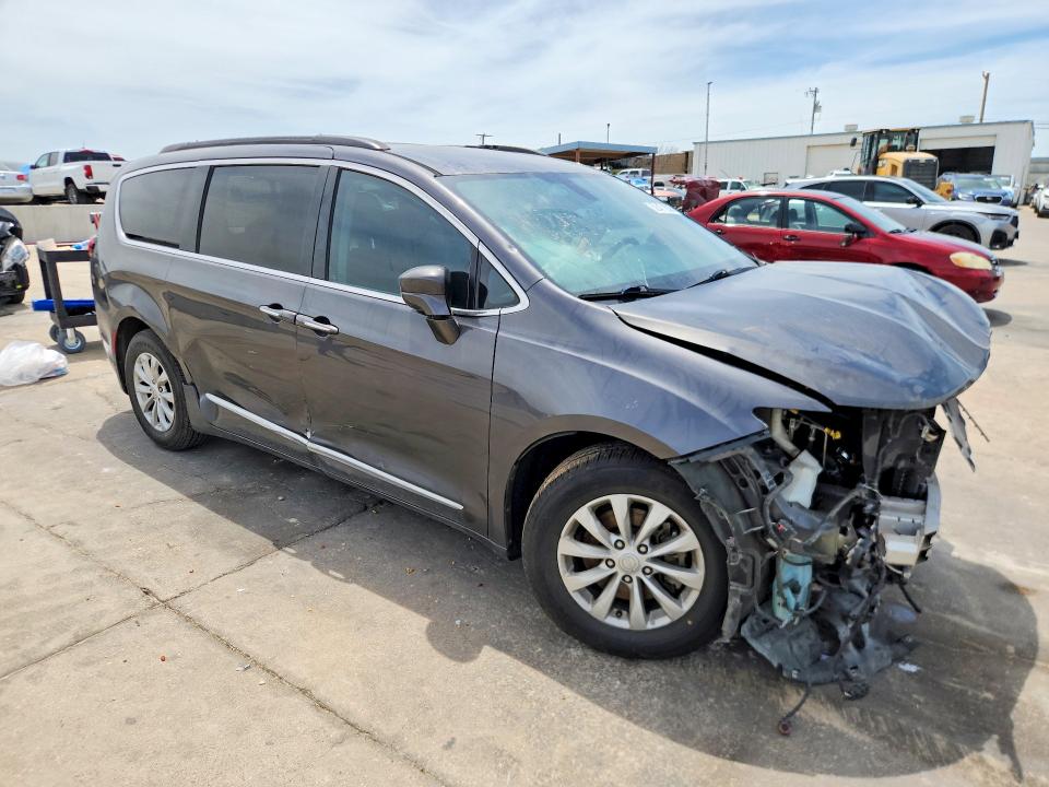 Продажа на аукционе авто 2017 Chrysler Pacifica, vin: 2C4RC1BG3HR583549, номер лота: 52471836
