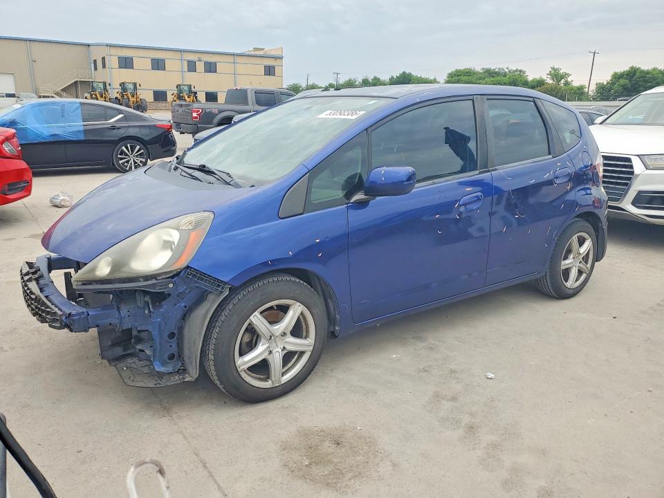 53090386 :رقم المزاد ، JHMGE8H38DC064870 vin ، 2013 Honda Fit مزاد بيع