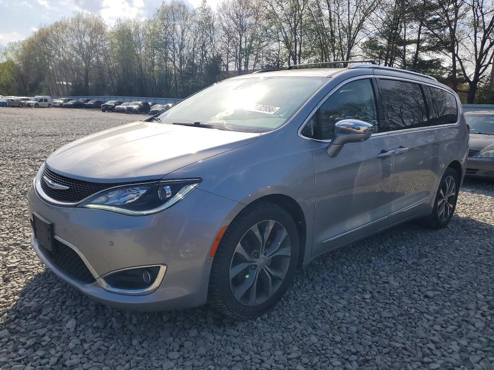 51082056 :رقم المزاد ، 2C4RC1GG8HR744518 vin ، 2017 Chrysler Pacifica مزاد بيع