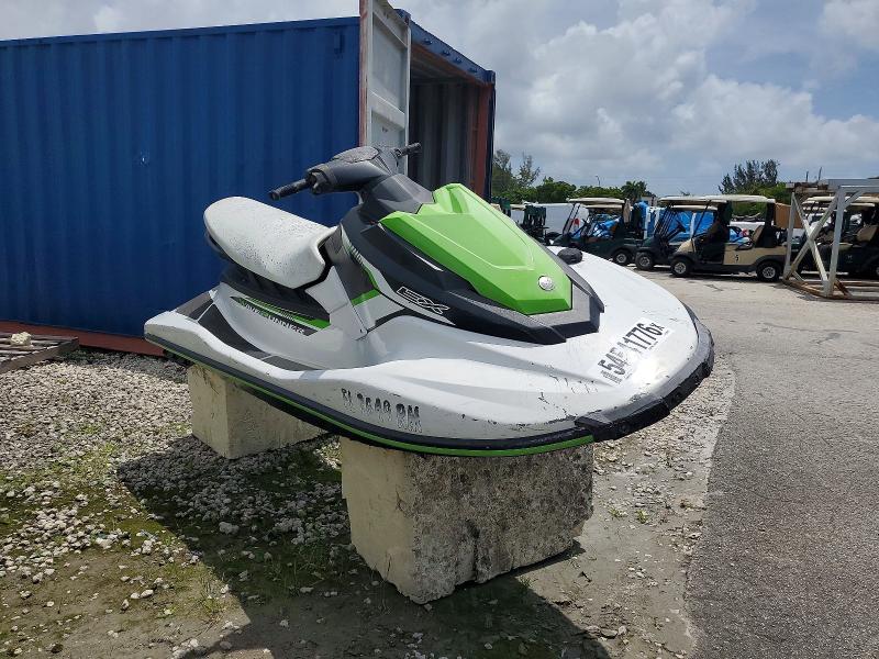 54541776 :رقم المزاد ، YAMA0990D717 vin ، 2017 Yam Jet Ski مزاد بيع
