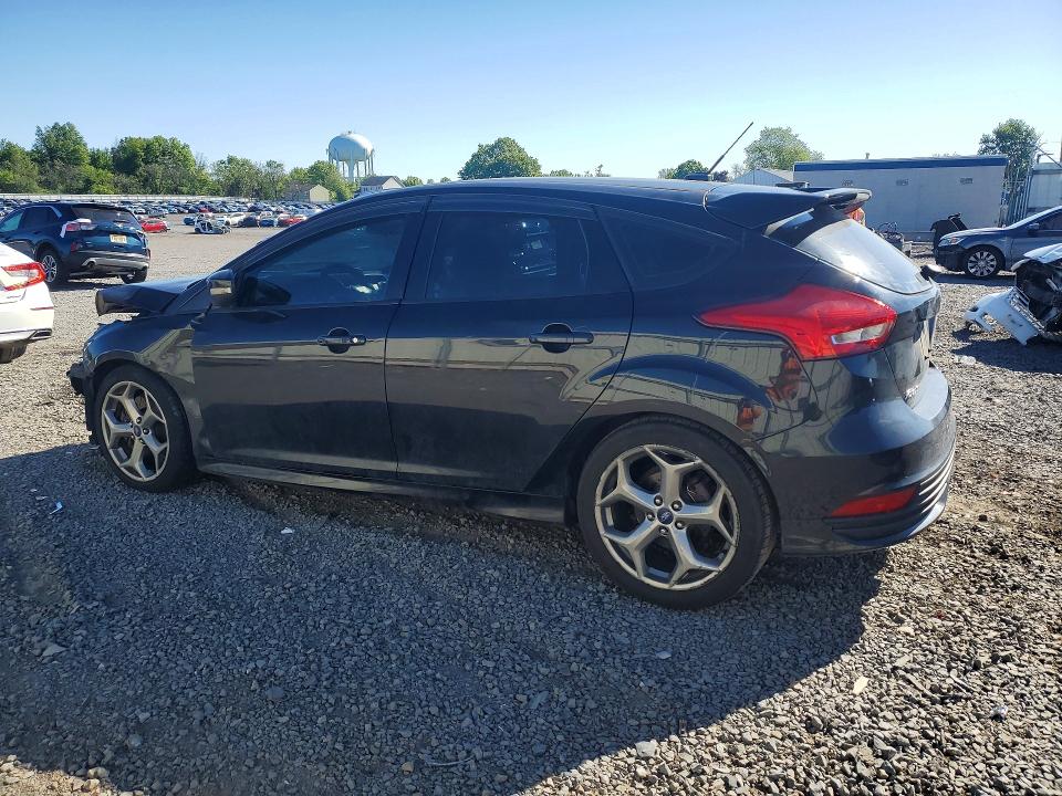 53370896 :رقم المزاد ، 1FADP3L90FL353733 vin ، 2015 Ford Focus مزاد بيع
