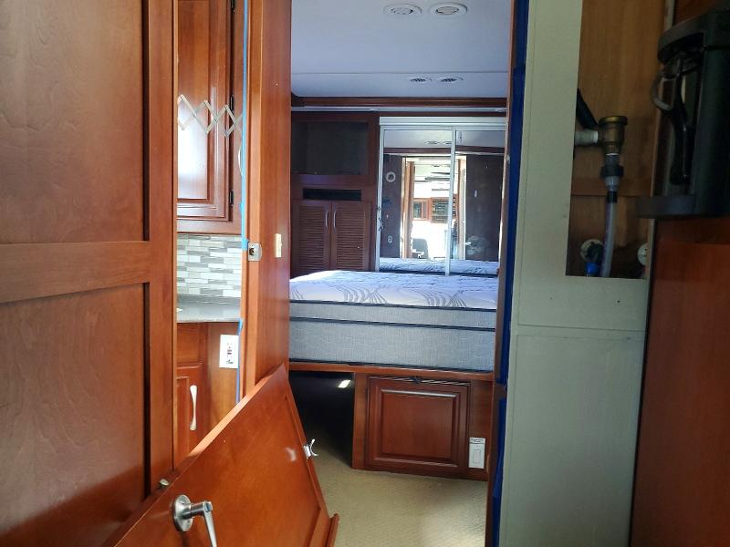 51857196 :رقم المزاد ، 4UZACJDC17CY18377 vin ، 2007 Fleetwood Discovery مزاد بيع