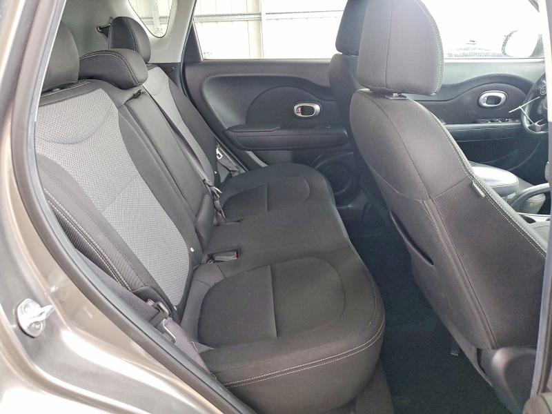 55105756 :رقم المزاد ، KNDJP3A56J7528761 vin ، 2018 Kia Soul مزاد بيع
