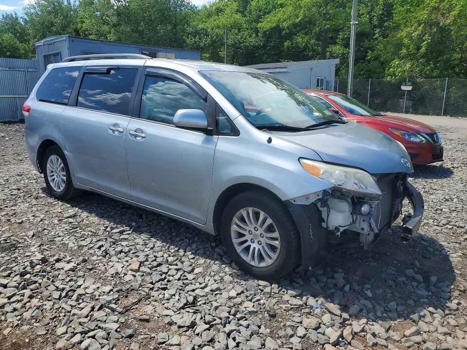2013 Toyota Sienna მანქანა იყიდება აუქციონზე, vin: 5TDYK3DC2DS366709, აუქციონის ნომერი: 54827406