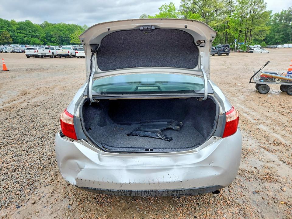 Продажа на аукционе авто 2018 Toyota Corolla, vin: 5YFBURHE4JP760117, номер лота: 52770076