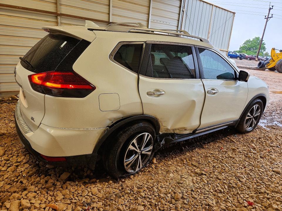 54815906 :رقم المزاد ، 5N1AT2MT9HC828422 vin ، 2017 Nissan Rogue مزاد بيع