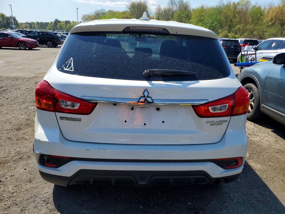 52151996 :رقم المزاد ، JA4AR3AU7JZ003353 vin ، 2018 Mitsubishi Outlander Sport مزاد بيع