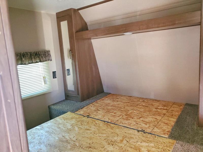 Продажа на аукционе авто 2019 Keystone Hideout, vin: 4YDT24227K7242658, номер лота: 52143526