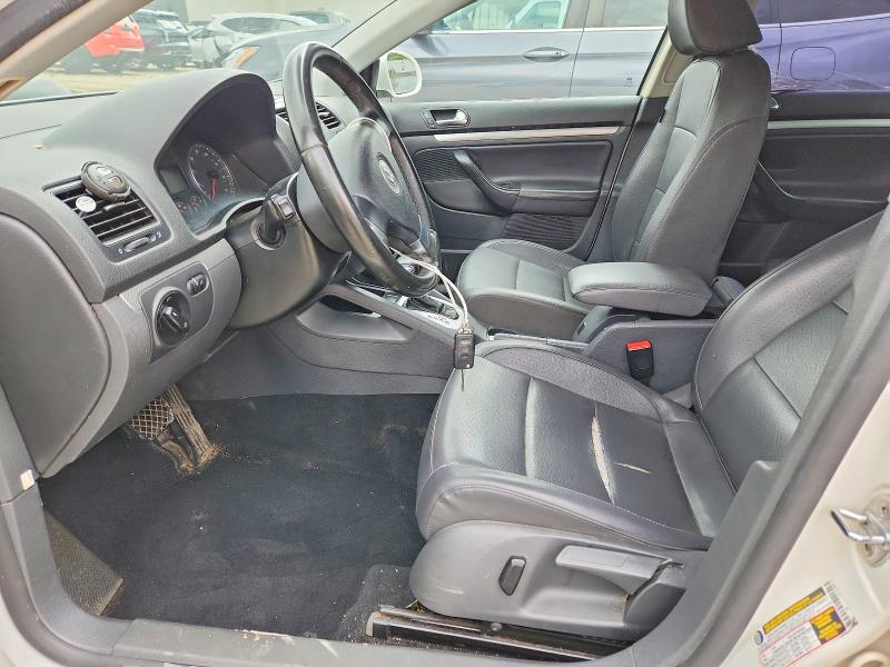 53518846 :رقم المزاد ، 3VWRZ71K59M056528 vin ، 2009 Volkswagen Jetta مزاد بيع