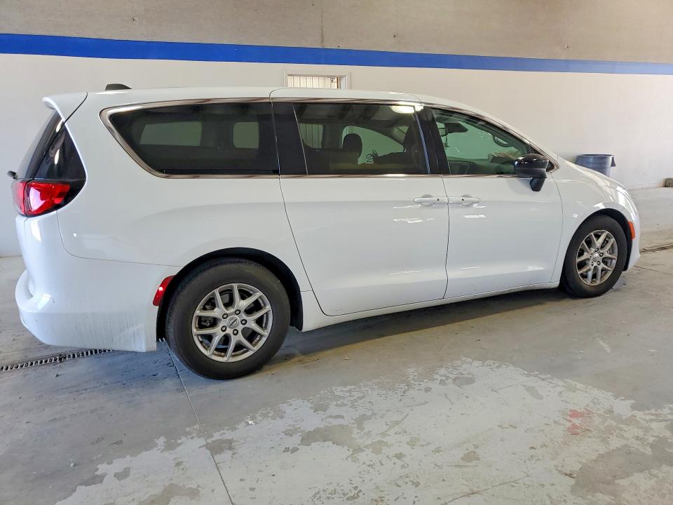 Продажа на аукционе авто 2024 Chrysler Voyager, vin: 2C4RC1CG6RR200493, номер лота: 52181496