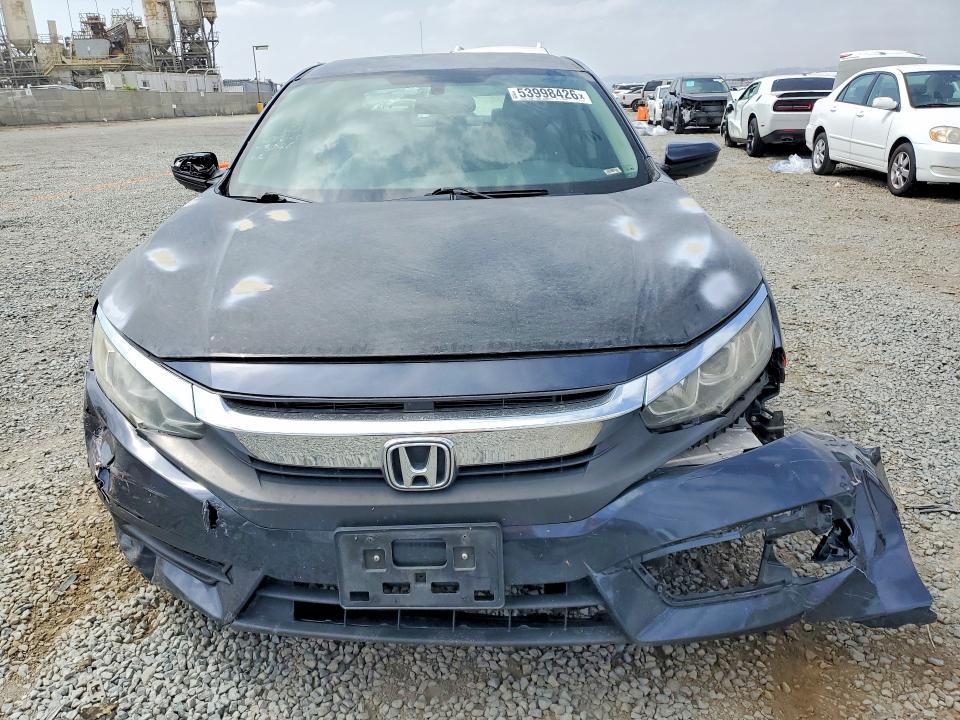 53998426 :رقم المزاد ، 2HGFC2F56JH515650 vin ، 2018 Honda Civic مزاد بيع