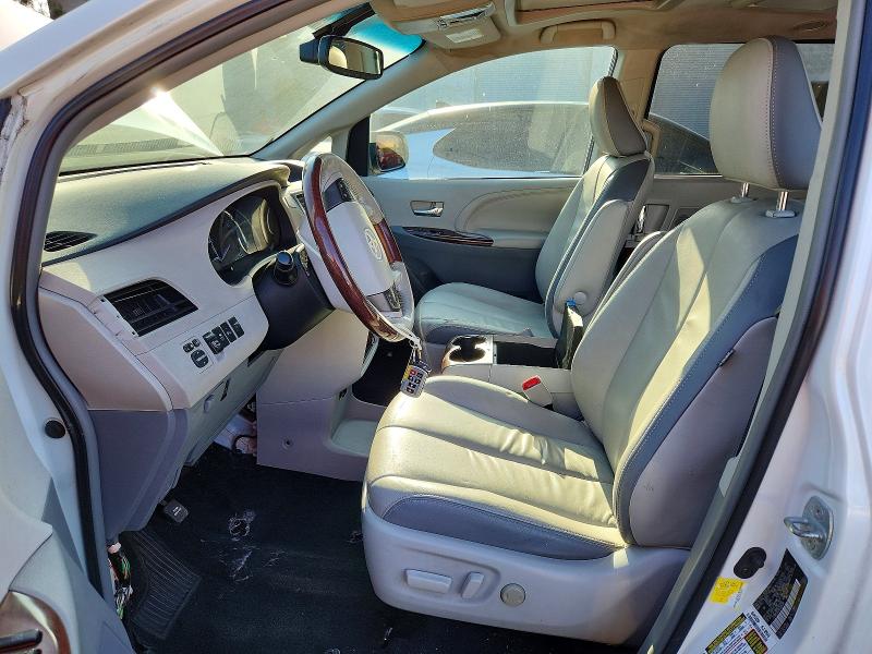 52892076 :رقم المزاد ، 5TDDK3DC8CS038384 vin ، 2012 Toyota Sienna مزاد بيع