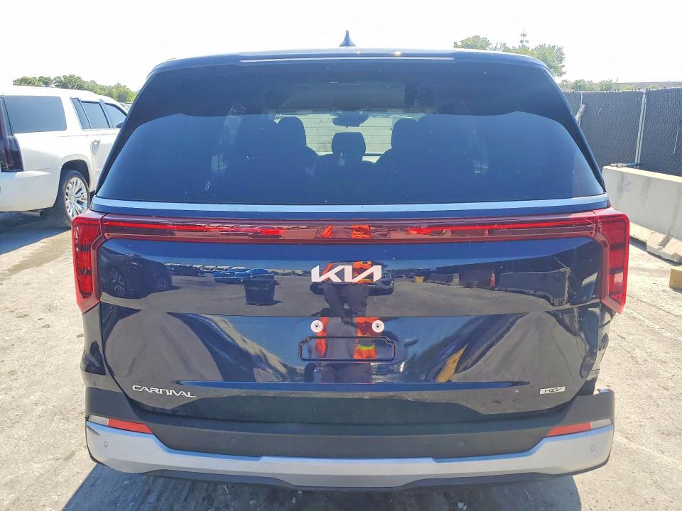 Продаж на аукціоні авто 2026 Kia Carnival, vin: KNDNB5KA6T6130837, номер лоту: 52661086